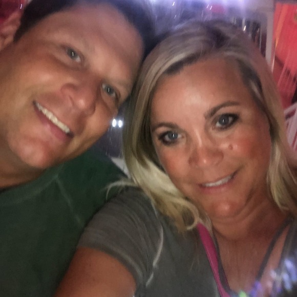 Meet your Posher, Amanda - Picture 1 of 1